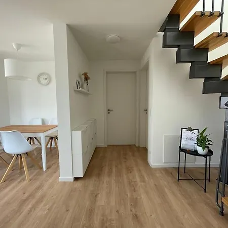 Gaestehaus Stoll - 3 Schlafzimmer, Nahe Flughafen & Messe * Filderstadt