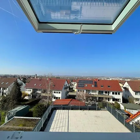 Gaestehaus Stoll - 3 Schlafzimmer, Nahe Flughafen & Messe