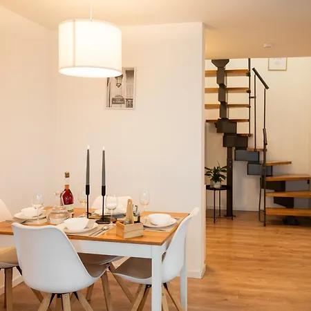 Gaestehaus Stoll - 3 Schlafzimmer, Nahe Flughafen & Messe Апартаменты