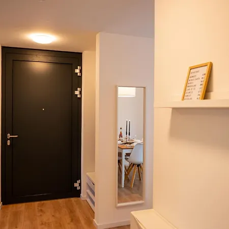 Lägenhet Gaestehaus Stoll - 3 Schlafzimmer, Nahe Flughafen & Messe