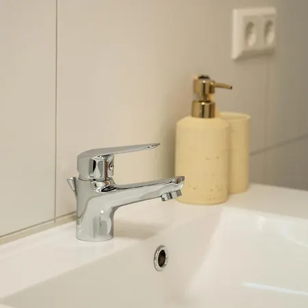 Appartement Gaestehaus Stoll - 3 Schlafzimmer, Nahe Flughafen & Messe *