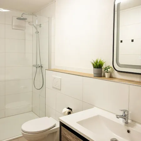 Lägenhet Gaestehaus Stoll - 3 Schlafzimmer, Nahe Flughafen & Messe