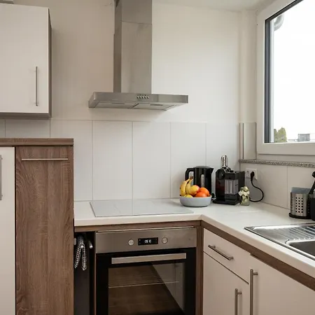 Gaestehaus Stoll - 3 Schlafzimmer, Nahe Flughafen & Messe *