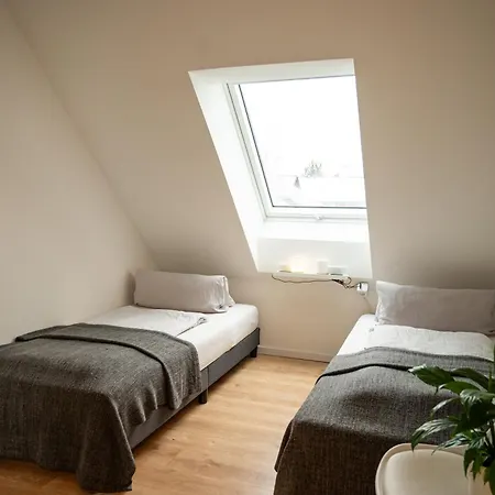 Appartement Gaestehaus Stoll - 3 Schlafzimmer, Nahe Flughafen & Messe *
