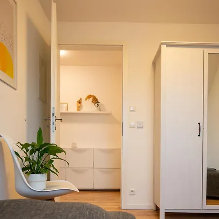 Lägenhet Gaestehaus Stoll - 3 Schlafzimmer, Nahe Flughafen & Messe *