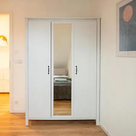 Gaestehaus Stoll - 3 Schlafzimmer, Nahe Flughafen & Messe Lägenhet *