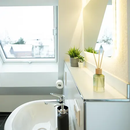 Appartement Gaestehaus Stoll - 3 Schlafzimmer, Nahe Flughafen & Messe