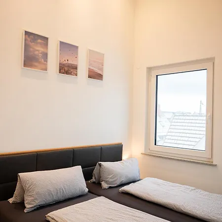 Gaestehaus Stoll - 3 Schlafzimmer, Nahe Flughafen & Messe *