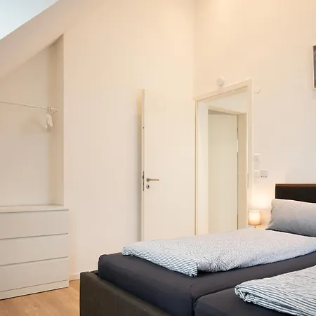 Gaestehaus Stoll - 3 Schlafzimmer, Nahe Flughafen & Messe * Фильдерштадт