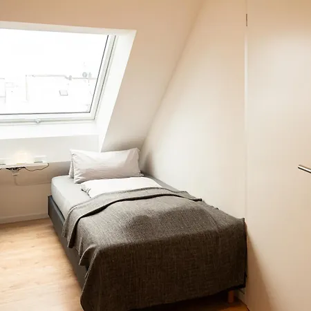 Appartement Gaestehaus Stoll - 3 Schlafzimmer, Nahe Flughafen & Messe *