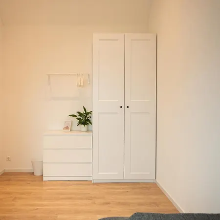 Gaestehaus Stoll - 3 Schlafzimmer, Nahe Flughafen & Messe Фильдерштадт